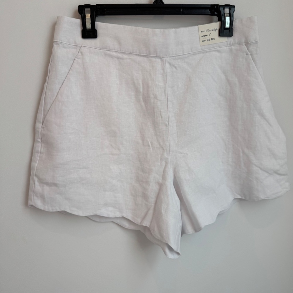 NWT Abercrombie & Fitch, 100% Linen Scalloped High Rise Shorts, White - Picture 4 of 5